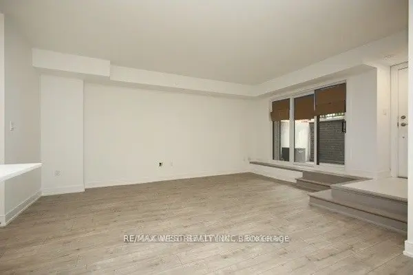 66 Longbranch AVE #17, Toronto W06, ON M8W 3J4