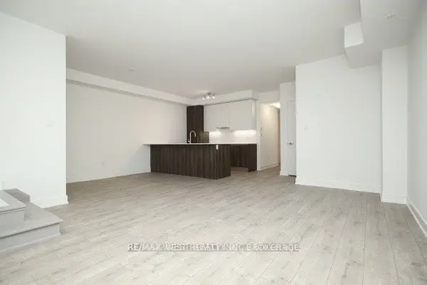 66 Longbranch AVE #17, Toronto W06, ON M8W 3J4