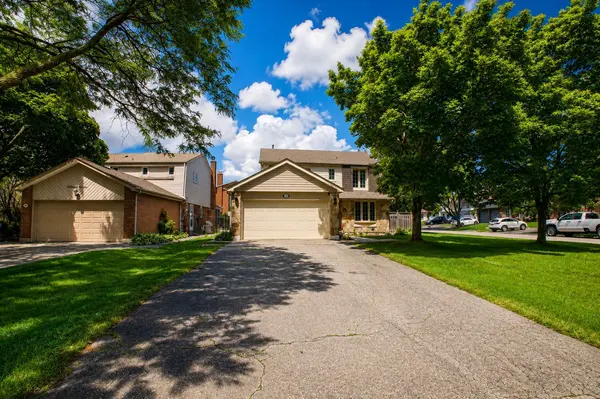 27 Madrid CRES N, Brampton, ON L6S 2X5