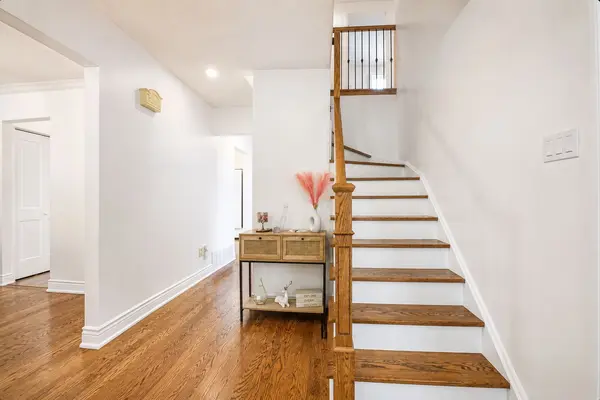 27 Madrid CRES N, Brampton, ON L6S 2X5