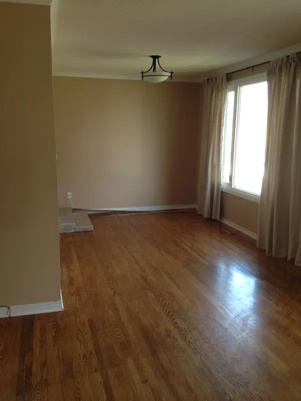 30 Reigate AVE, Brampton, ON L6V 2E3