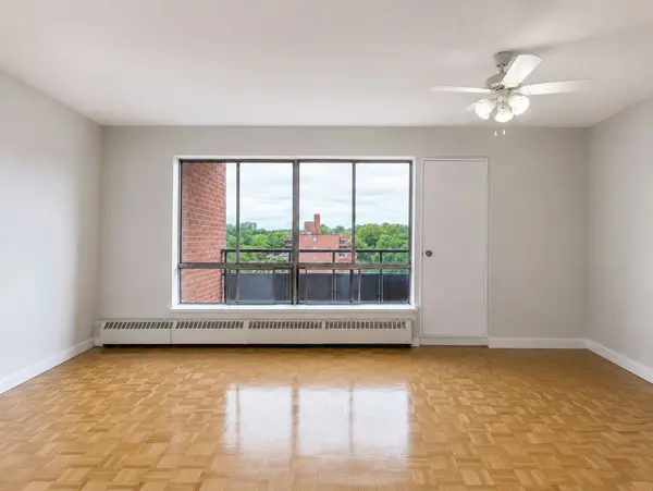 1665 Bloor ST E #707, Mississauga, ON L4X 1S4
