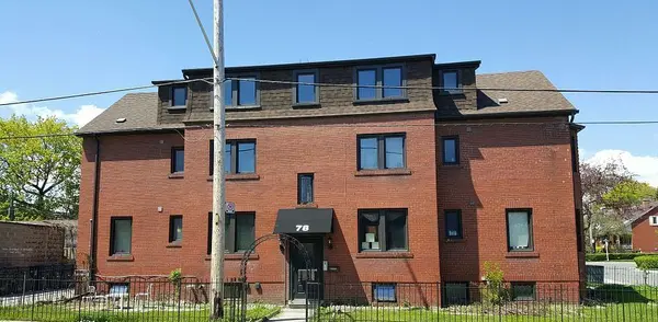 78 Fifth ST #4, Toronto W08, ON M8V 2Z3