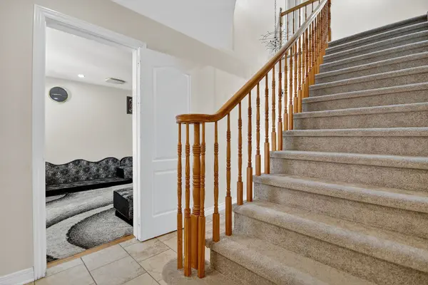 5 Southland CRES, Hunt Club - South Keys And Area, ON K1G 5E5