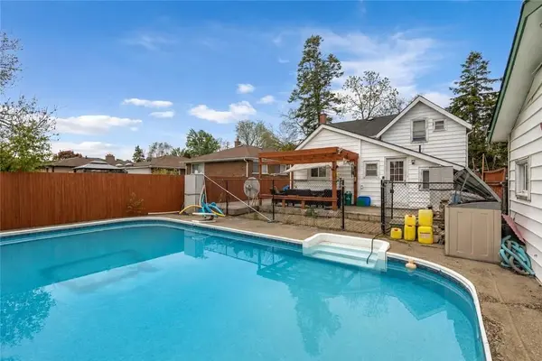 35 James AVE, Brantford, ON N3S 6Y2