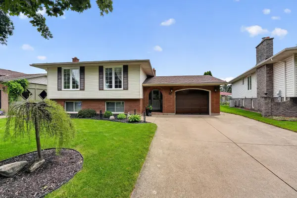 22 Jeanette DR, St. Catharines, ON L2N 6M4