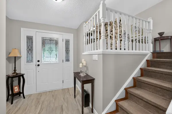 22 Jeanette DR, St. Catharines, ON L2N 6M4
