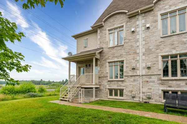 203 Bourdeau BLVD #3, The Nation, ON K0A 2M0