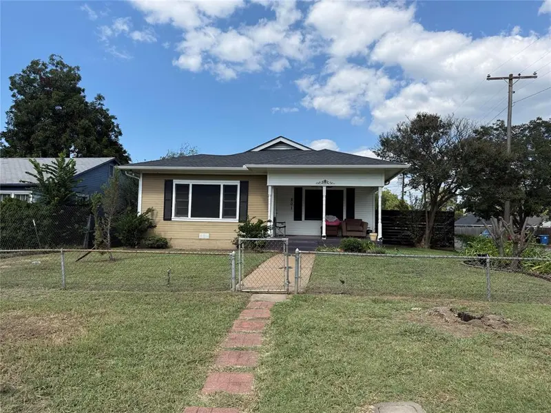 801 W Walker Street, Denison, TX 75020