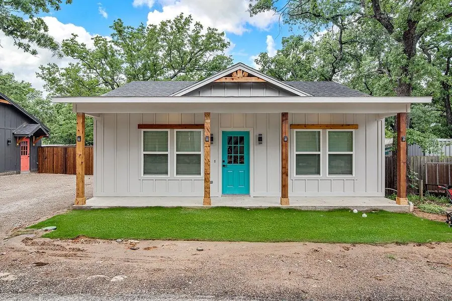 91 Live Oak Street, Alvarado, TX 76009