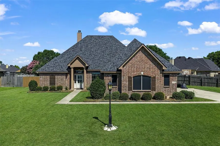 206 Cherry Blossom Lane, Benton, LA 71006