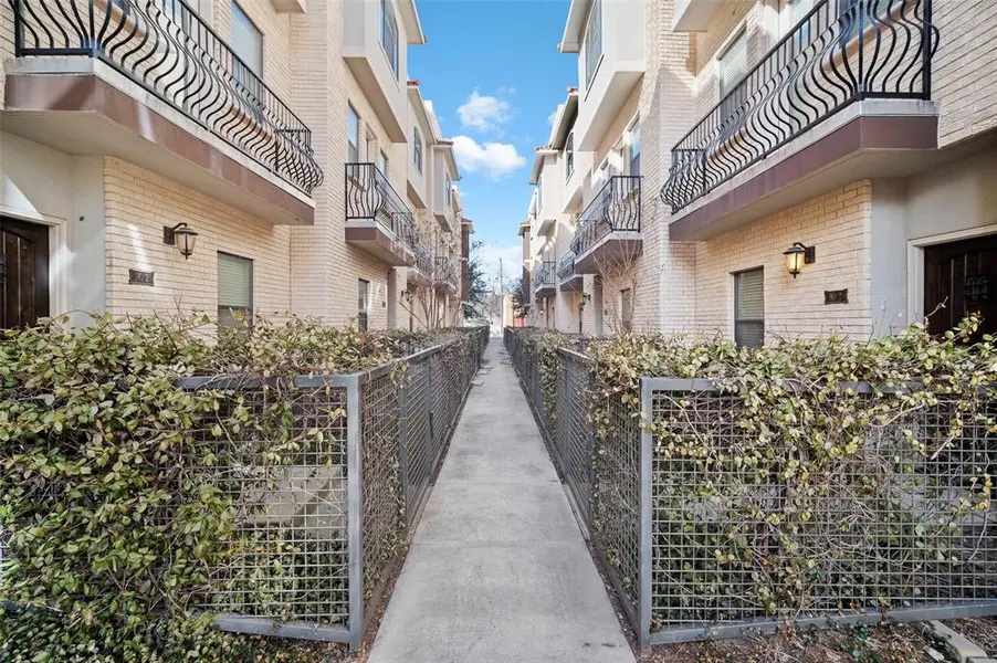 3142 Ross Avenue #1, Dallas, TX 75204
