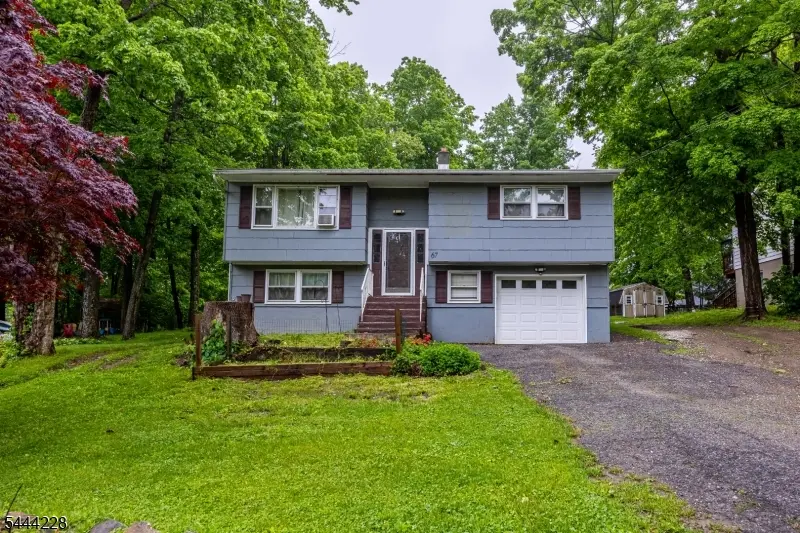 67 Cedar Tree Dr, Vernon Twp., NJ 07422