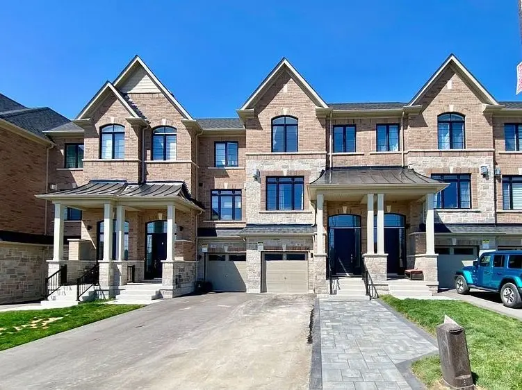 36 Elkington CRES #2, Whitby, ON L1P 0L7