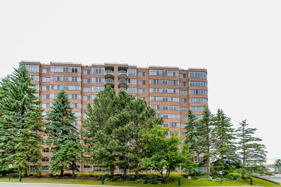 100 Grant Carman DR N #809, Cityview - Parkwoods Hills - Rideau Shore, ON K2E 8B8