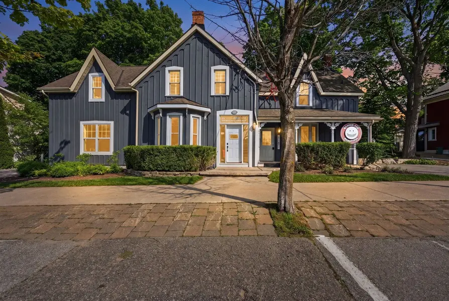 21 Bruce ST N, Blue Mountains, ON N0H 2P0