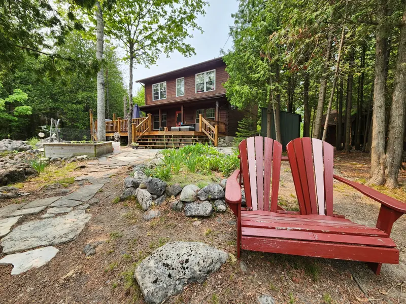 9 Hope DR, Northern Bruce Peninsula, ON N0H 1Z0