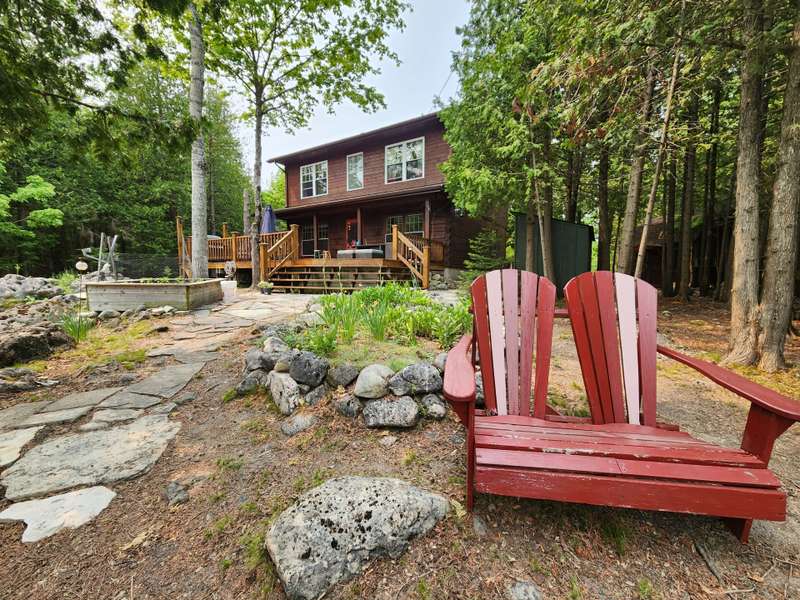 9 Hope DR, Northern Bruce Peninsula, ON N0H 1Z0