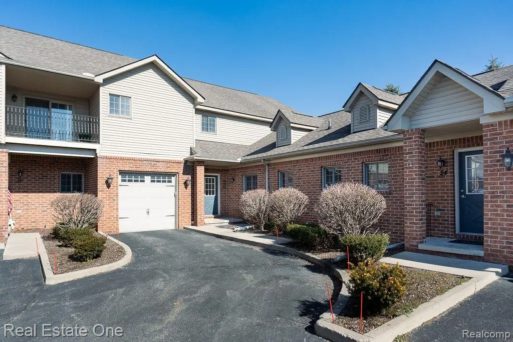 28 HIGHLAND AVE, Clawson, MI 48017