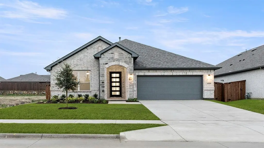 1317 Rothland Lane, Red Oak, TX 75154