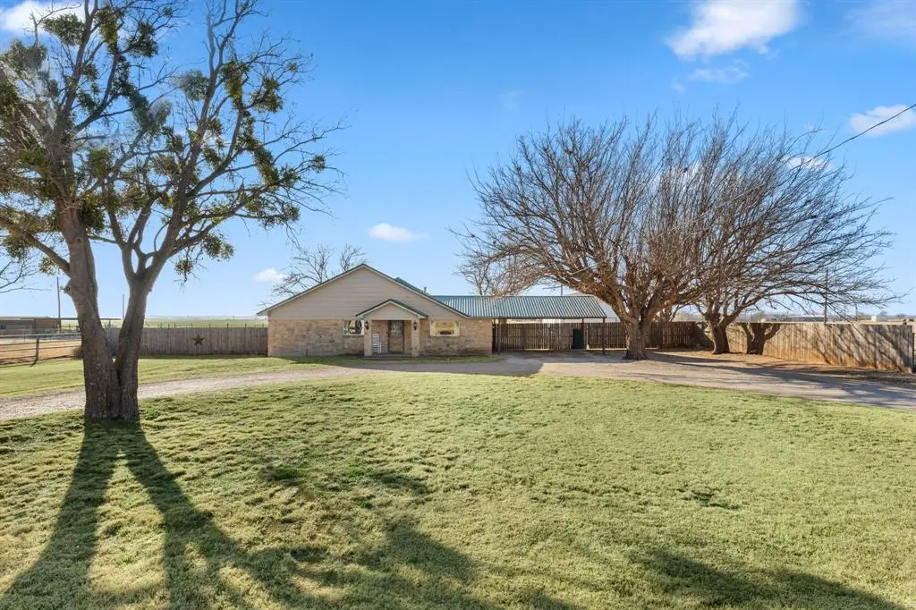1137 US Highway 82 W, Seymour, TX 76380