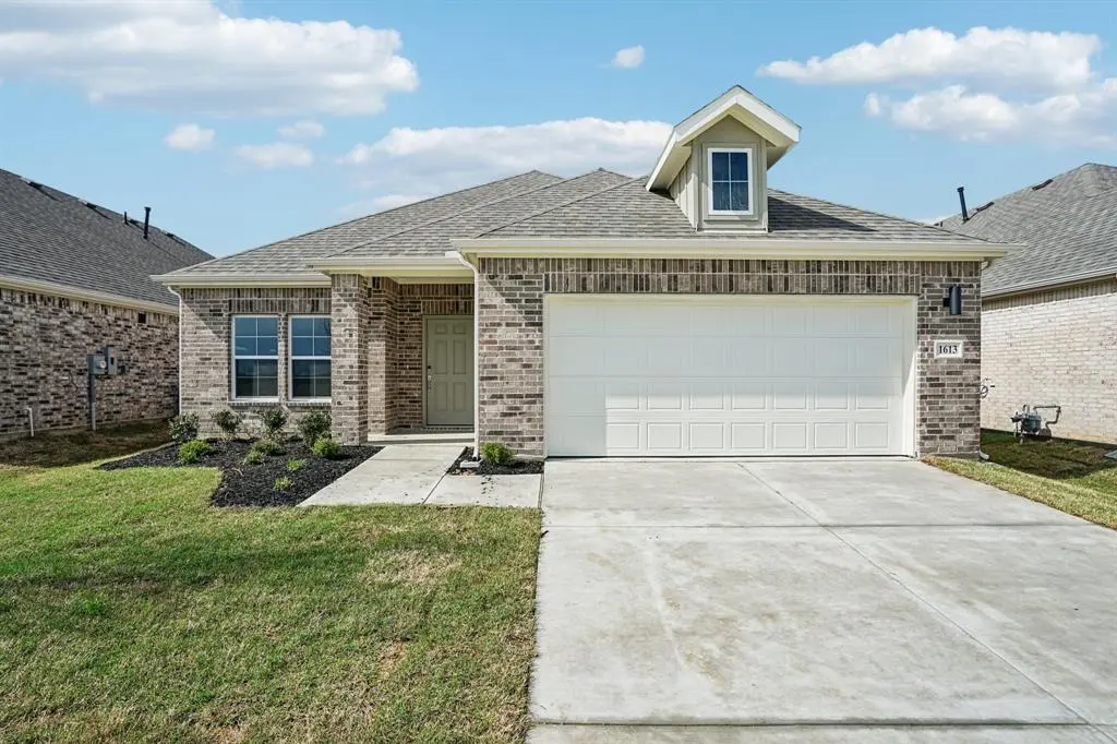 1613 Mahogany Avenue, Alvarado, TX 76009