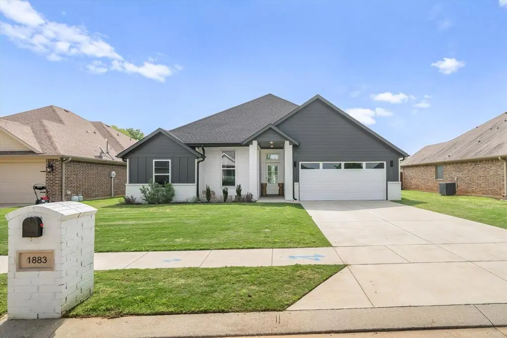 1883 Meadowview, Canton, TX 75103