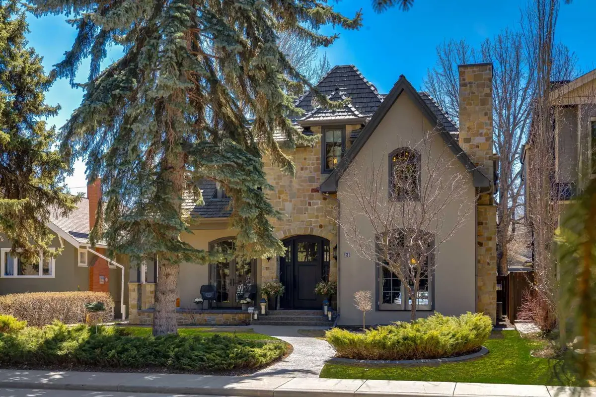 313 38 AVE SW, Calgary, AB T2S 0V7