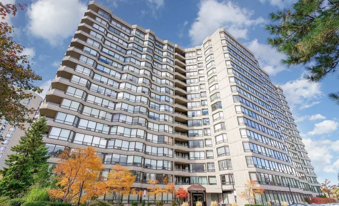 7440 Bathurst ST #807, Vaughan, ON L4J 7K8