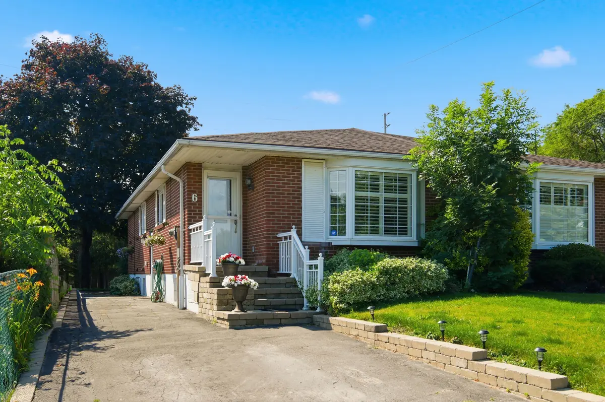 6 Merrydrew CT, Mississauga, ON L5M 1W7