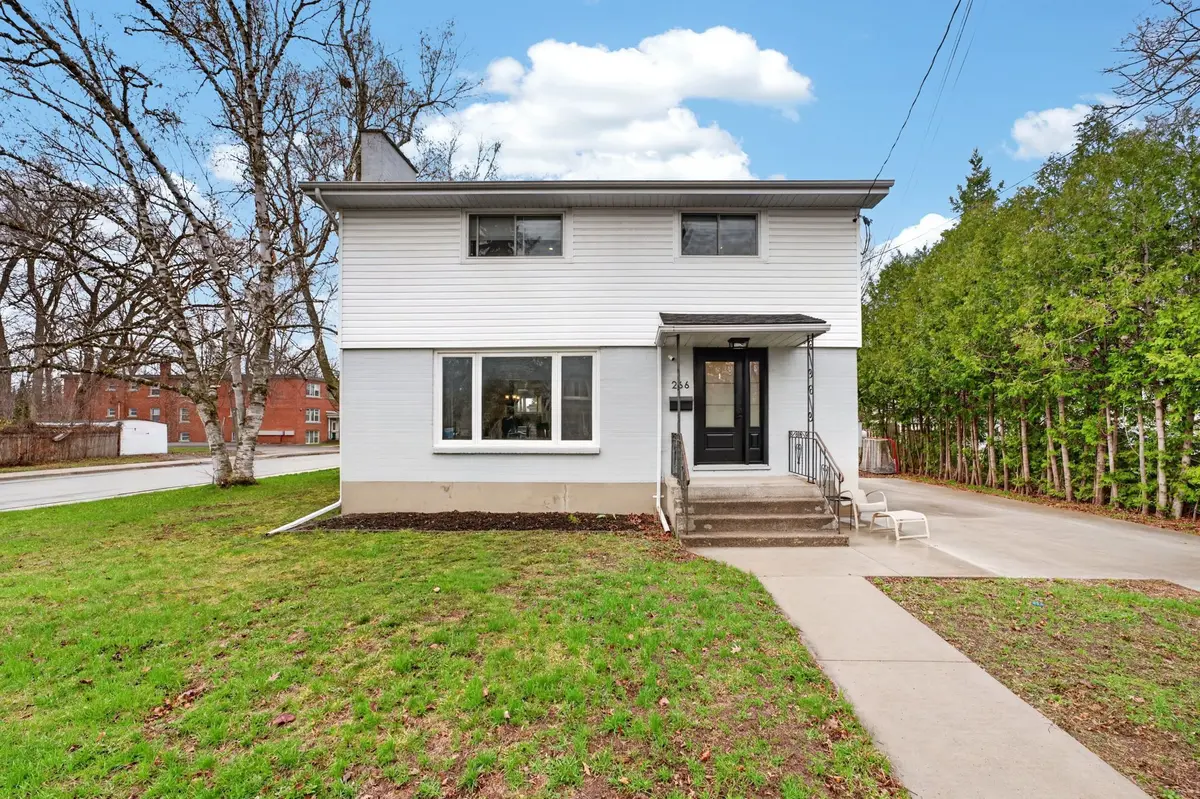 266 Bleecker AVE, Belleville, ON K8N 3V4