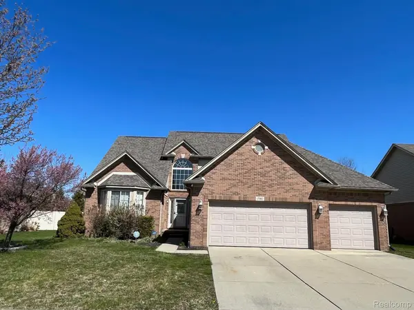 17382 SUGAR MAPLE DR, Brownstown Twp, MI 48173