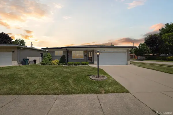 2697 RHODES DR, Troy, MI 48083