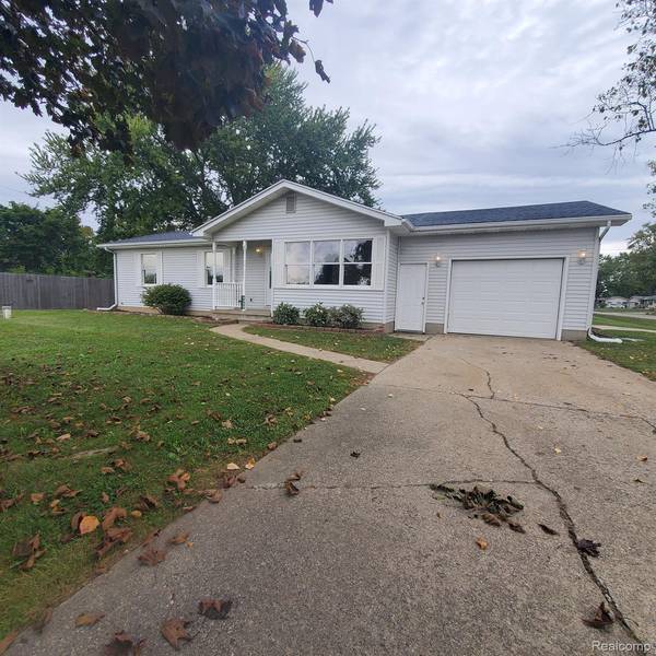 4359 E HILL RD, Grand Blanc Twp, MI 48439