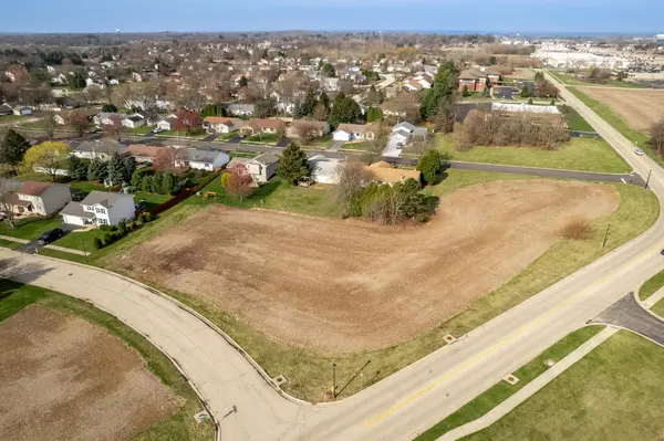 886 White Chapel Lane, Rockford, IL 61108