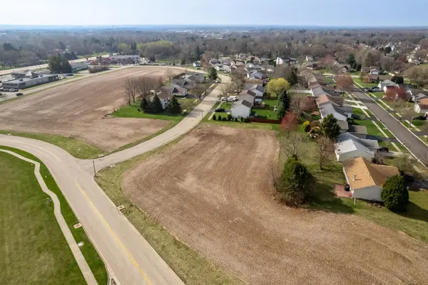 886 White Chapel Lane, Rockford, IL 61108