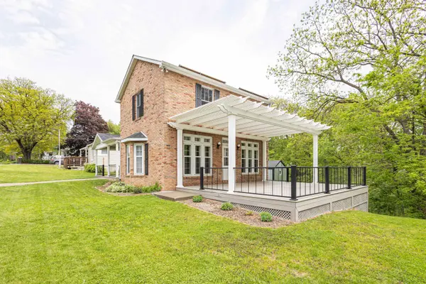 380 Greenwood Avenue, East Dubuque, IL 61025