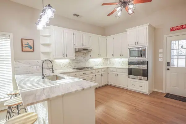 9501 Oakwood Road, Quinlan, TX 75474