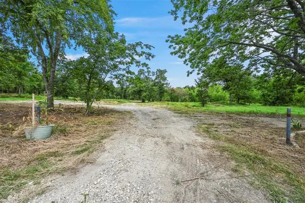1221 Hillcrest Circle, Gordonville, TX 76245