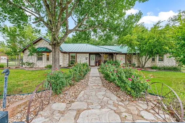 2707 County Road 247, Hico, TX 76457