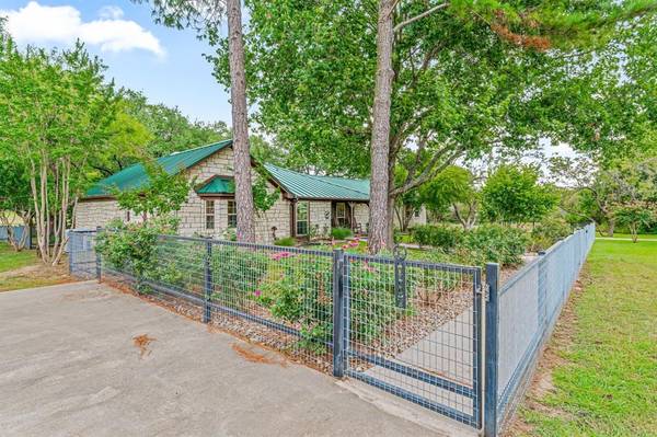 2707 County Road 247, Hico, TX 76457