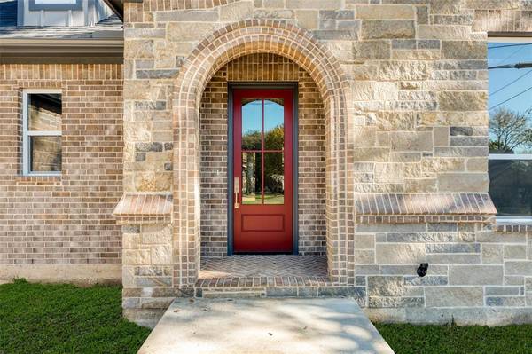 115 Enchanted Drive, Enchanted Oaks, TX 75156