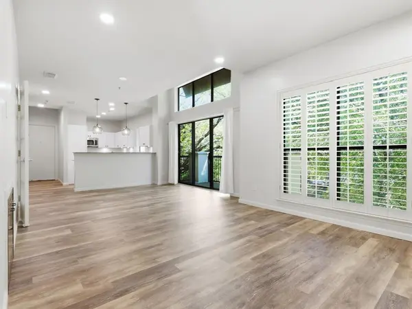4122 Avondale Avenue #204, Dallas, TX 75219