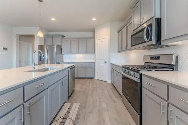 521 Dunmore Drive, Fort Worth, TX 76052