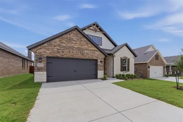 3510 Helena Street, Gainesville, TX 76240