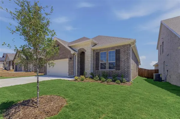 3516 Helena Street, Gainesville, TX 76240