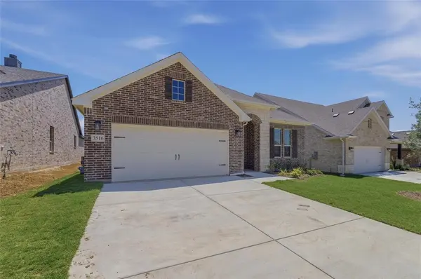 3516 Helena Street, Gainesville, TX 76240