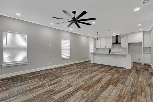 91 Live Oak Street, Alvarado, TX 76009
