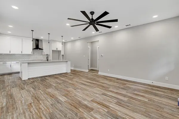 91 Live Oak Street, Alvarado, TX 76009