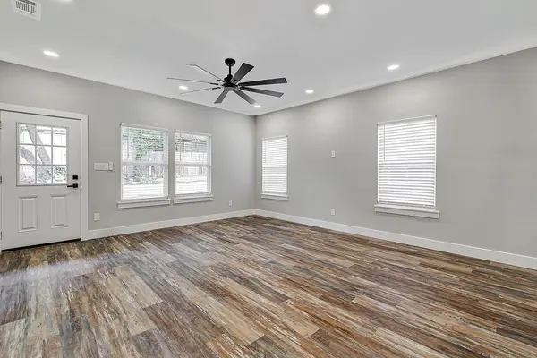 91 Live Oak Street, Alvarado, TX 76009